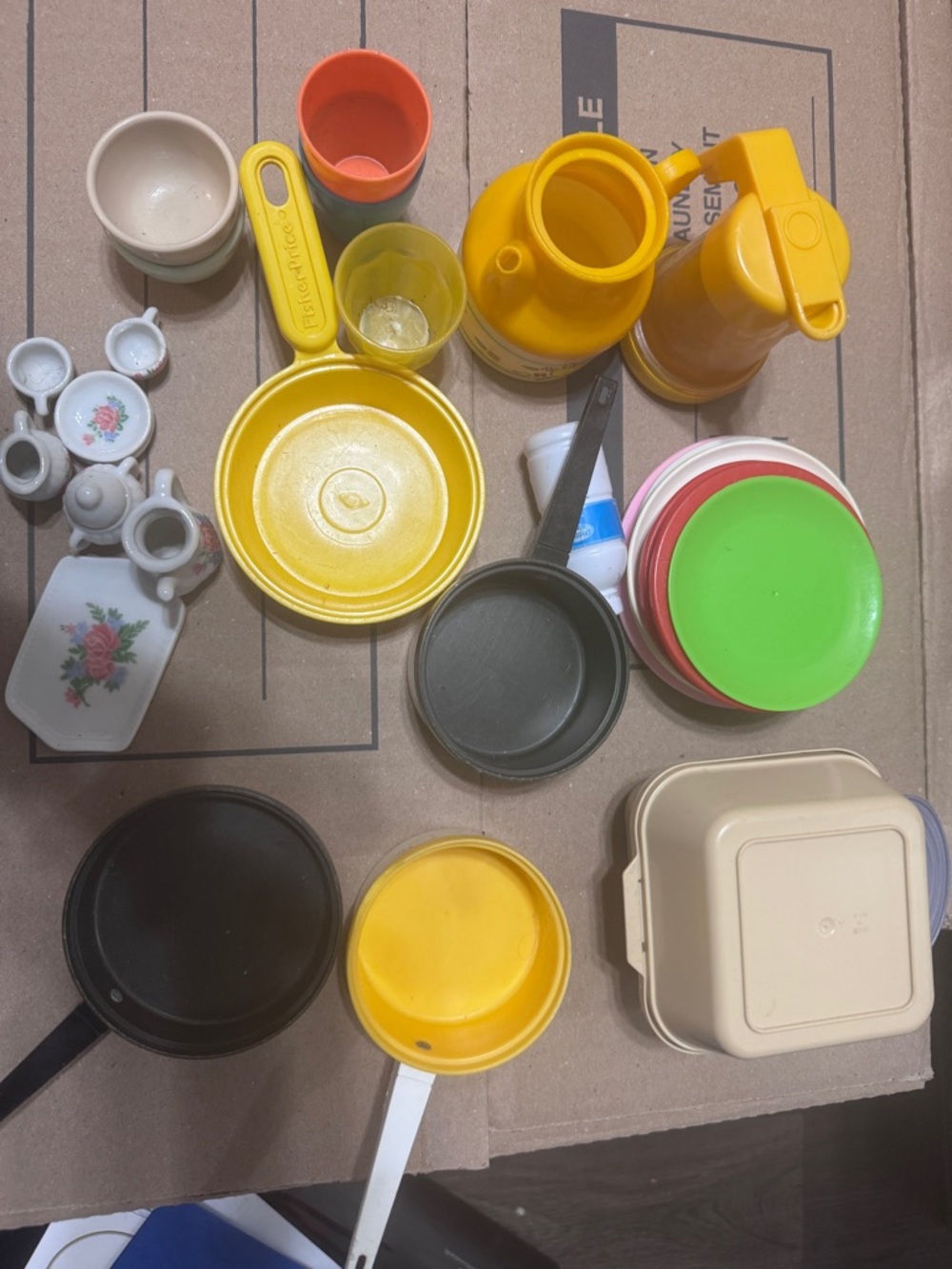 Lot of Vintage kids pots, pans play toys